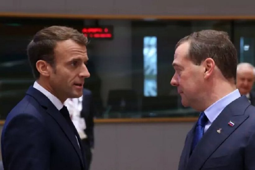Медведев упомянул президента Франции Макрона и кастрированного петуха в одн ...
