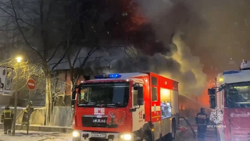 МЧС публикует видео пожара в здании «Известий» в Москве