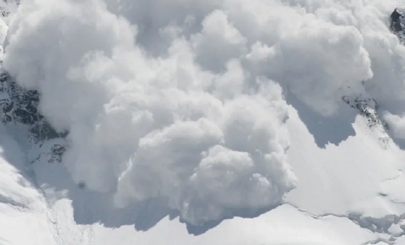 Одиннадцать туристов накрыло лавиной на Камчатке