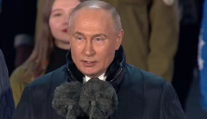 «Да здравствует Россия!»: Владимир Путин на Красной площади поздравил росси ...