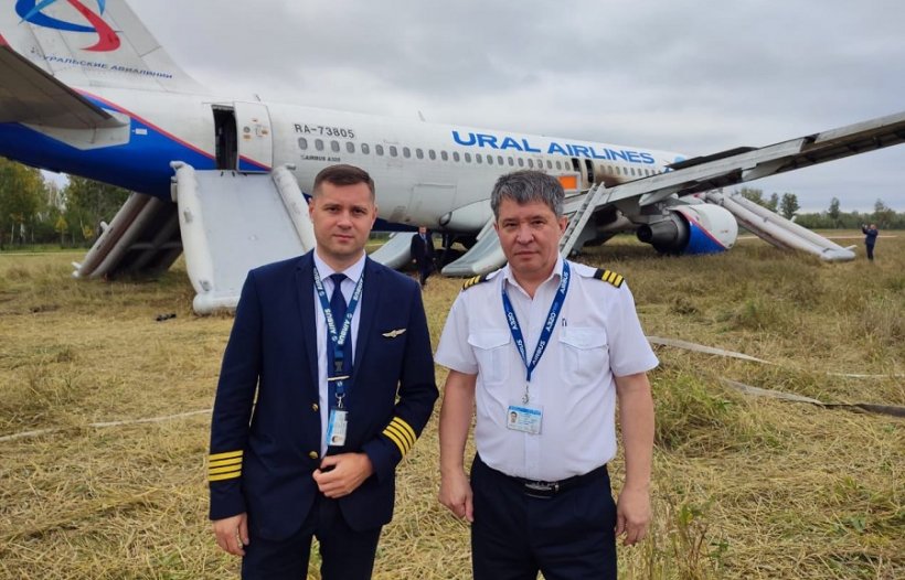 Пилот Airbus A320 Сергей Белов, совершивший посадку в поле под Новосибирском, покинул «Уральские авиалинии» по собственному желанию