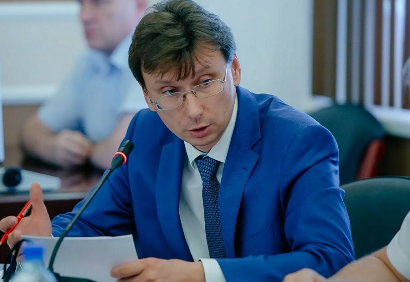 В Госдуме призывают отправить в отставку министра образования Оренбургской области Алексея Пахомова