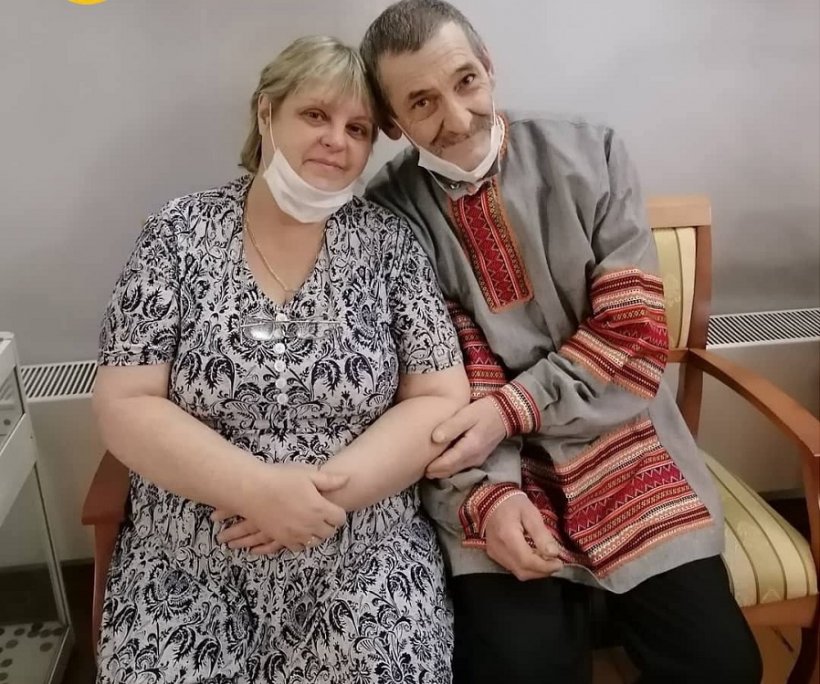 Пожилого дедушку-блогера из Иркутска выселили из дома-мастерской. Доход со своих видео Папа Карло тратит на лечение жены-инвалида