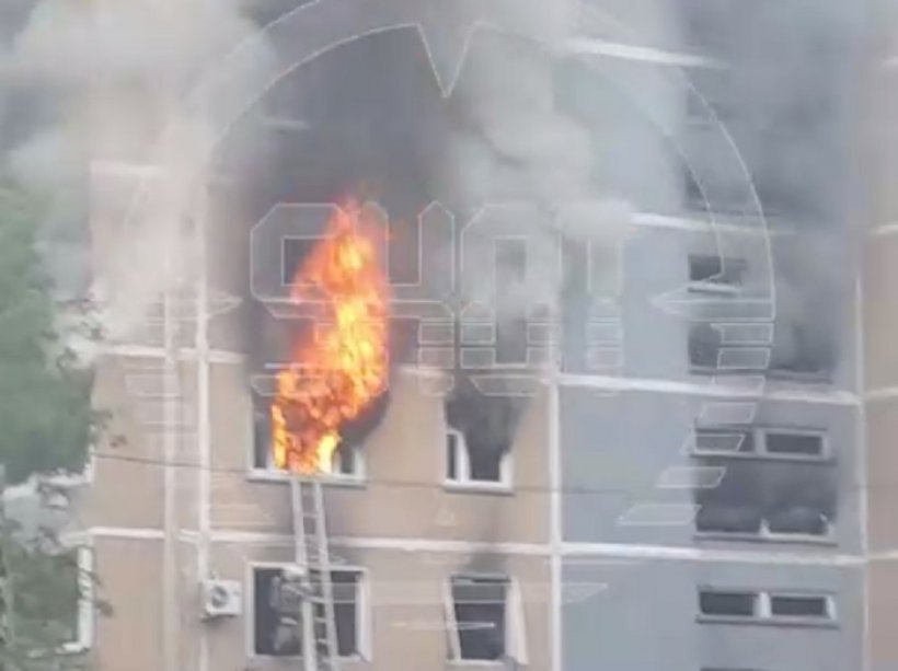 В Ульяновске горят квартиры в многоэтажном доме: жителей эвакуировали, есть погибшие