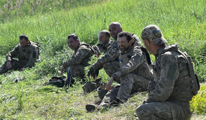 Минимум 200 ВСУ-шников добровольно сдались в плен за последние четыре дня в Курской области