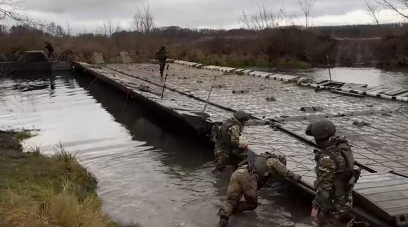 Военные установили понтонный мост в Курской области. Для чего это нужно