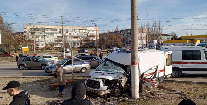 В ДТП в Керчи разбилась «скорая»