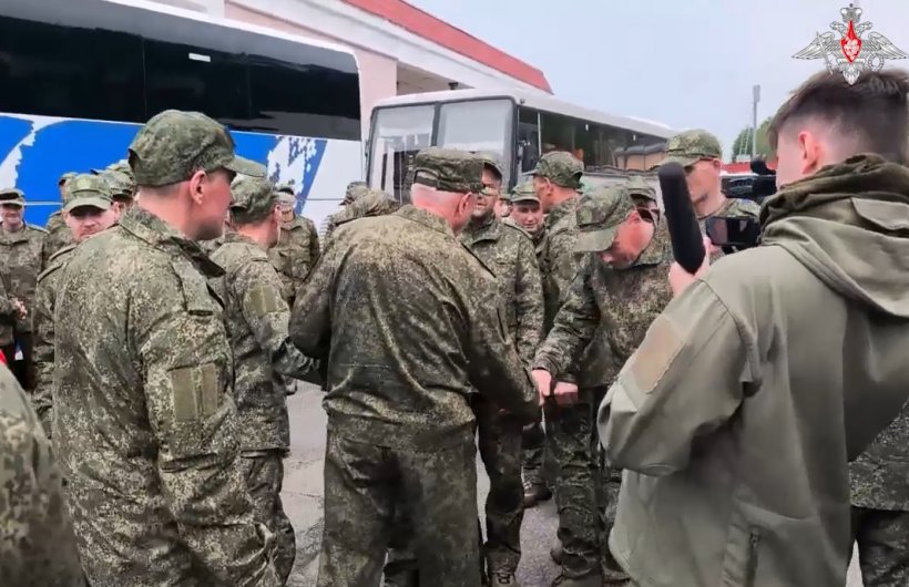Видео последнего этапа обмена пленными между Россией и Украиной