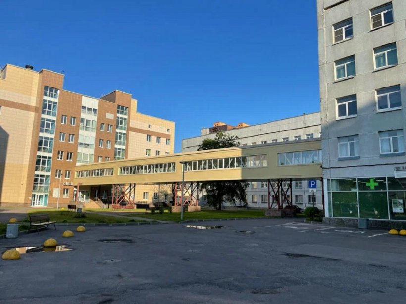 В питерском роддоме акушерка проспала роды. Россиянке пришлось рожать в туалете