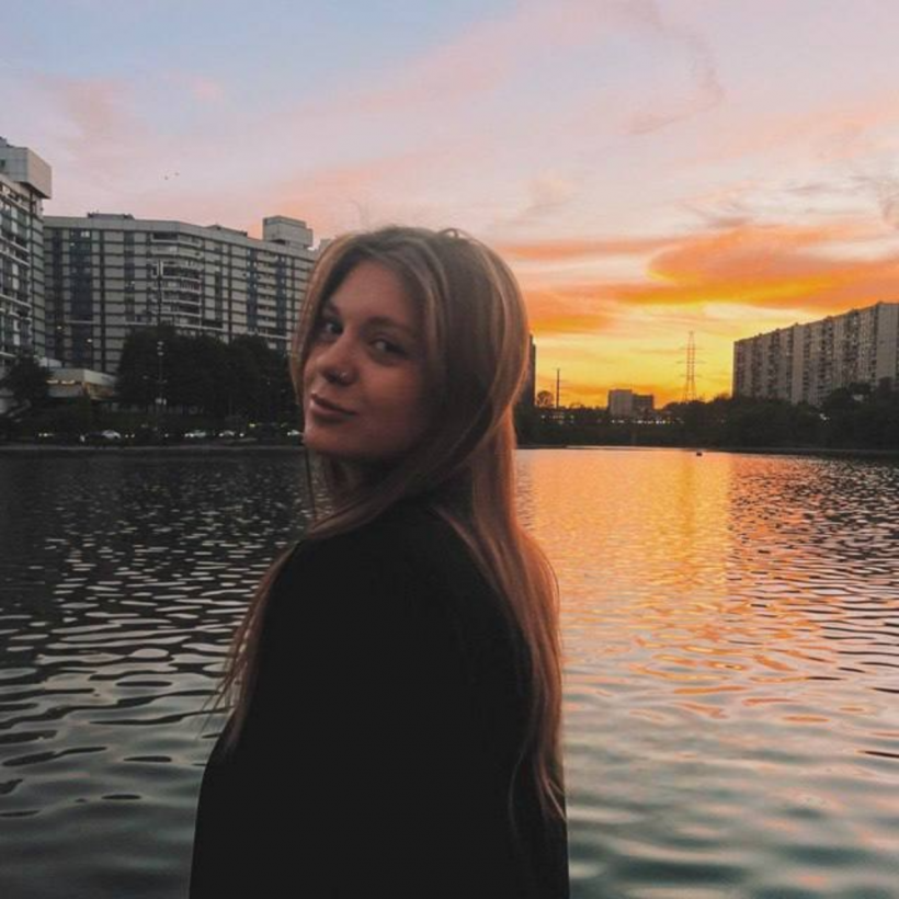 Выпускницу РГГУ арестовали по делу об экстремизме в Москве. До этого ее месяц держали в спецприемниках