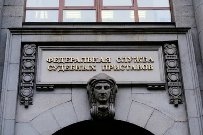 По инициативе ФССП должникам могут перестать выдавать оружие 