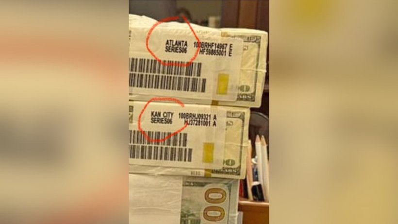 Пачки свежеотпечатанных долларов нашли при обыске у «кошелька Зеленского» Тимура Миндича