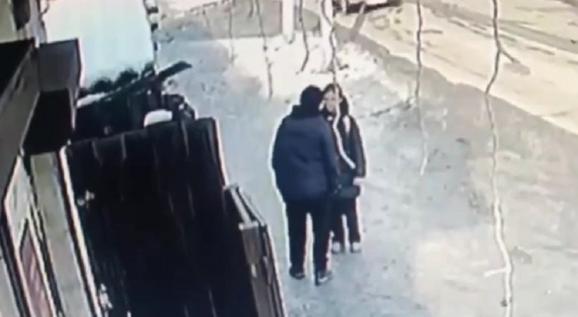 В Тыве педофил начал домогаться до школьницы прямо на улице — накинулся на девочку с поцелуями