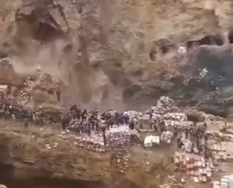 Десятки шахтеров погибли при обрушении моста на руднике в Конго