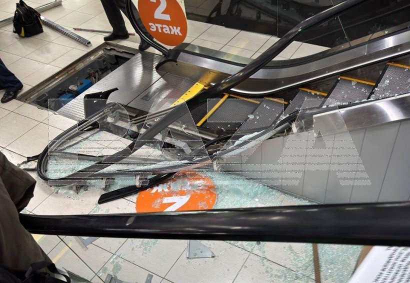 В Приморье эскалатор зажевал руку девочки 