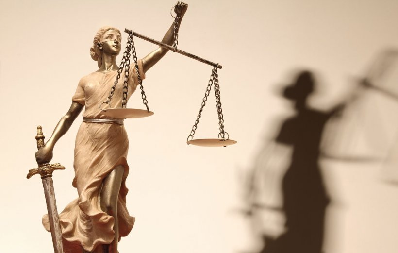 Мэр французского города шантажировал своего зама интимным видео и был осужден