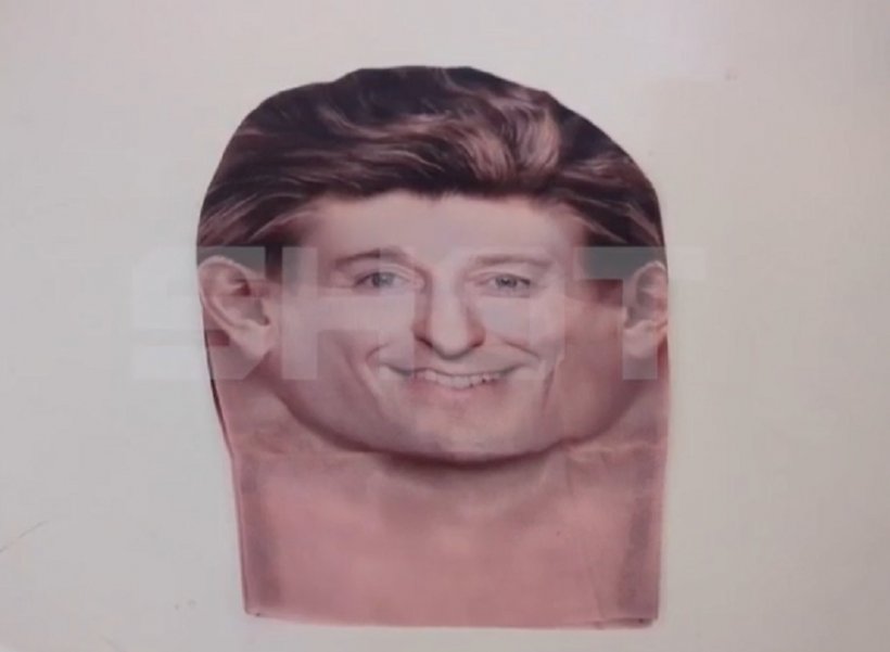 Безруков отсудил 203 тыс. за маски с его лицом, которые продавали без его согласия