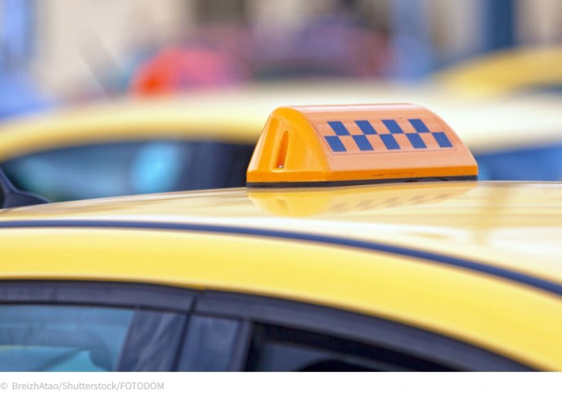 В Саратове пьяный пассажир избил водителя за отказ выполнить заказ