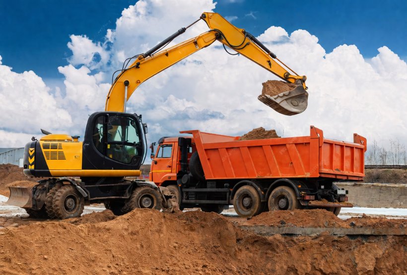 Как выбрать спецтехнику для погрузки, перевозки и земляных работ