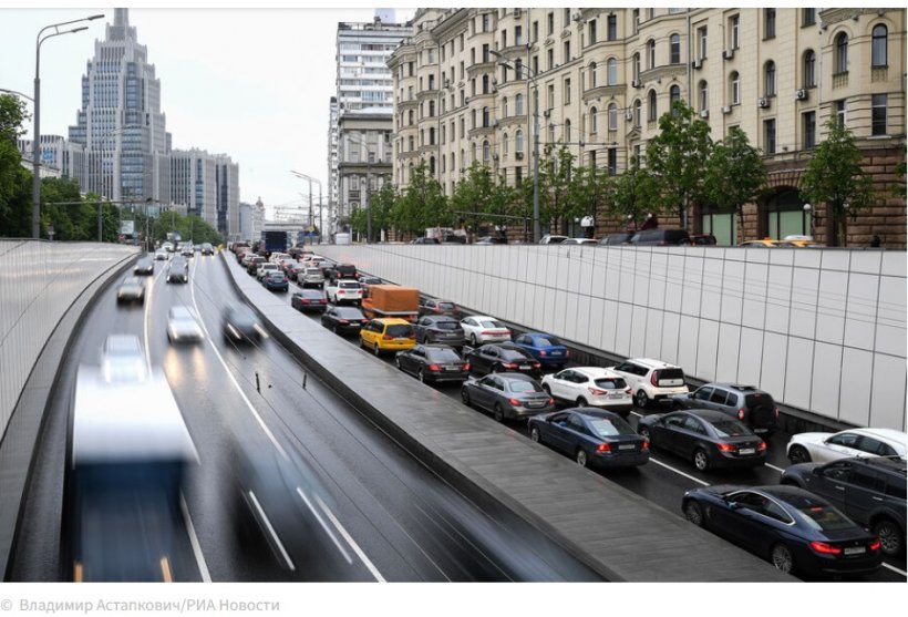 На Садовом кольце в Москве перекрыли движение из-за мотофестиваля